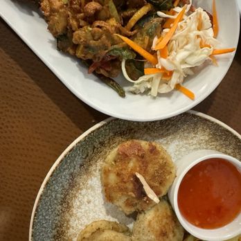 AK Lounge & Grill - Crab Cakes and Vegetable Pakora - Indian Near Me - Pleasanton, California
