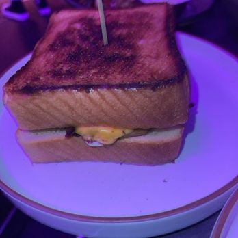 Nine Bar - Grilled cheese ($14) - Gastropubs Near Me - Chicago, Illinois