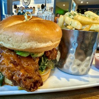 Ballast Point Brewing San Francisco - Chicken sandwich - Breweries Near Me - San Francisco, California