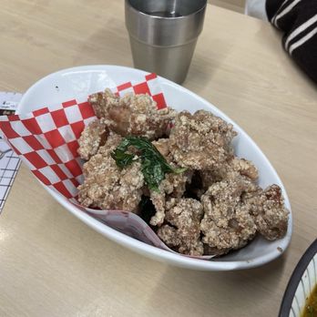 Pearl House Restaurant - Salt and pepper chicken - Taiwanese Near Me - Vancouver, British Columbia Pearl House Restaurant - Salt and pepper chicken - Taiwanese Near Me - Vancouver, British Columbia