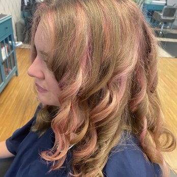 Salon 301 - Linda does a beautiful job - Hair Salons Near Me - Ellenton, Florida