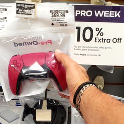 Game Stop - PRE-OWNED WIRELESS CONTROLLER
