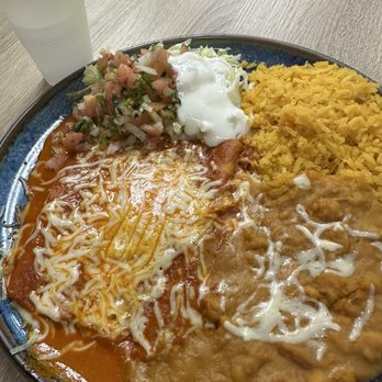 Taqueria La Perla - Enchilada plate - Mexican Near Me - Pacifica, California Taqueria La Perla - Enchilada plate - Mexican Near Me - Pacifica, California