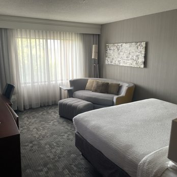 Courtyard by Marriott Chicago St. Charles - Hotels Near Me - St. Charles, Illinois Courtyard by Marriott Chicago St. Charles - Hotels Near Me - St. Charles, Illinois