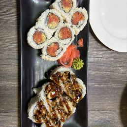 Eel roll/spicy tuna roll Eel roll/spicy tuna roll