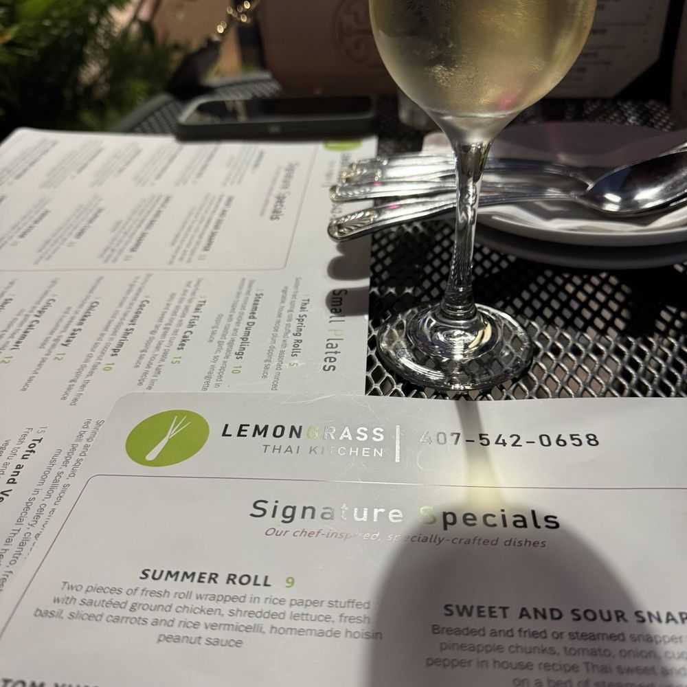 Lemongrass Thai Kitchen - Glass of Pino! - Thai Near Me - Oviedo, Florida Lemongrass Thai Kitchen - Glass of Pino! - Thai Near Me - Oviedo, Florida