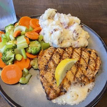 WINGERS Restaurant - Lemon salmon dinner - Chicken Wings Near Me - Winnemucca, Nevada