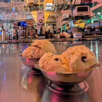 Fluffy McCloud's - Ice Cream & Frozen Yogurt Near Me - Los Angeles, California