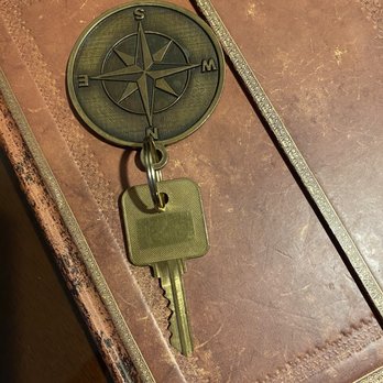 Blue Dolphin Inn - Giant room key was a pain to carry with me - Hotels Near Me - Cambria, California