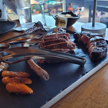 Harry's - Here is the tomahawk spread...sorry..gotta eat!! - Cocktail Bars Near Me - Playa del Carmen, ROO