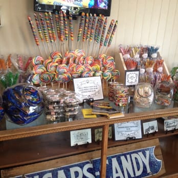 Knight's Ferry Creamery - Candy selection. - Ice Cream & Frozen Yogurt Near Me - Knights Ferry, California