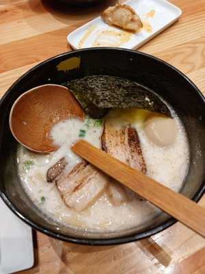 KINTON RAMEN CÔTE-DES-NEIGES by null