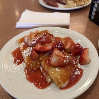 Denny's - Strawberry Vanilla Crepes - Diners Near Me - El Paso, Texas