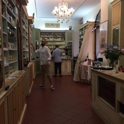 Antica Profumeria AL Sacro Cuore di Lo Brutto LIA e - just BEAUTY FULL