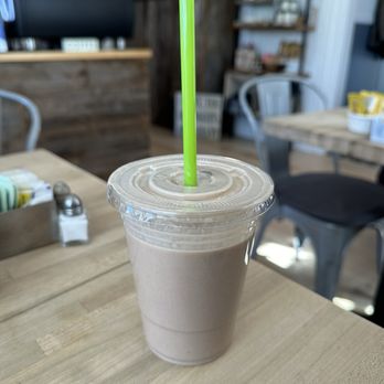 Main Road Biscuit - Chocolate peanut butter banana smoothie - Breakfast & Brunch Near Me - Jamesport, New York