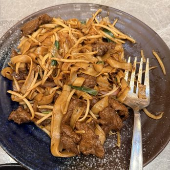 Yum Long - Wok-Fried Beef Chow Fun - Chinese Near Me - Monterey Park, California Yum Long - Wok-Fried Beef Chow Fun - Chinese Near Me - Monterey Park, California