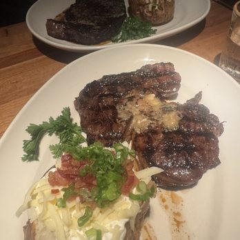 Houston's Restaurant - Steakhouses Near Me - Pasadena, California Houston's Restaurant - Steakhouses Near Me - Pasadena, California