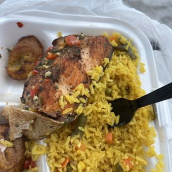 El Tipico Criollo - Salmon, rice - Latin American Near Me - Tampa, Florida El Tipico Criollo - Salmon, rice - Latin American Near Me - Tampa, Florida