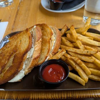 Foode - Grilled Burrata Cheese Sandwich with Old Bay fries - New American Near Me - Fredericksburg, Virginia Foode - Grilled Burrata Cheese Sandwich with Old Bay fries - New American Near Me - Fredericksburg, Virginia