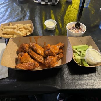 Pops Place - Hot wings, crinkle fries, slaw - Bars Near Me - Decatur, Illinois