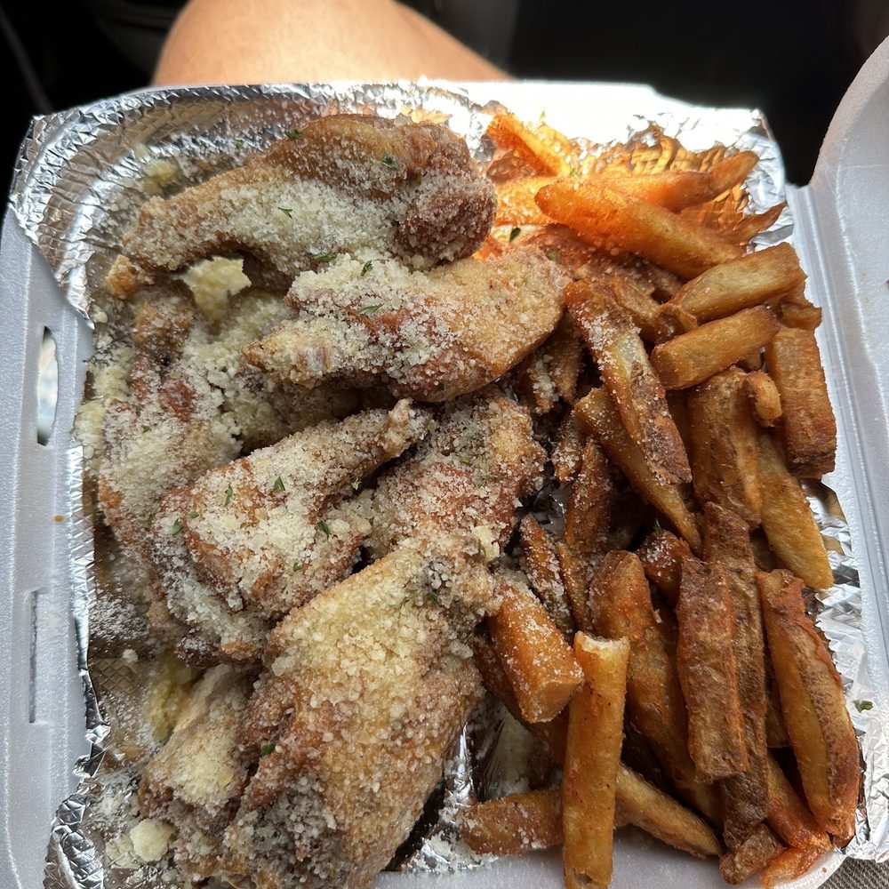 WingMan Redlands - Garlic parm wings - Chicken Wings Near Me - Redlands, California WingMan Redlands - Garlic parm wings - Chicken Wings Near Me - Redlands, California