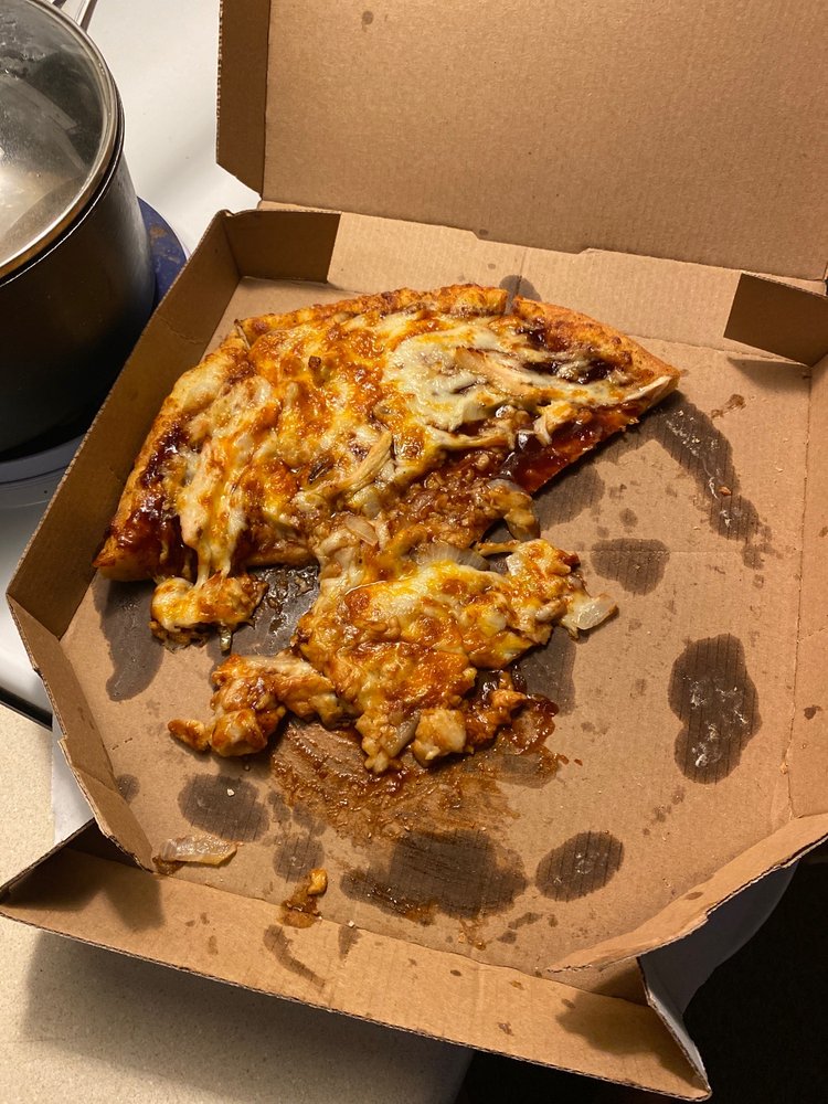 DOMINO’S PIZZA Updated September 2024 12 Reviews 423 SW Sedgwick