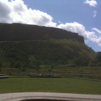 Arthur's Seat - Arthur's Seat, from Holyrood Palace - Hiking Near Me - Edinburgh, EDH Arthur's Seat - Arthur's Seat, from Holyrood Palace - Hiking Near Me - Edinburgh, EDH