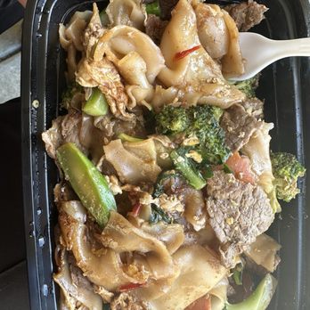Thai Taste Kitchen - Pad Se-Ew - Thai Near Me - Oakland, California Thai Taste Kitchen - Pad Se-Ew - Thai Near Me - Oakland, California