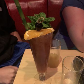 Lei Low - Singapore sling - Cocktail Bars Near Me - Houston, Texas