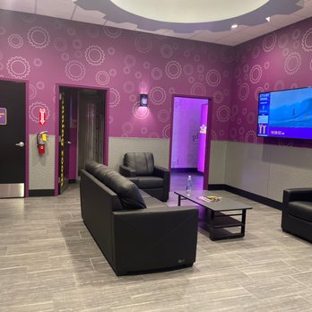 Planet Fitness - Massage room, tan room what else can you ask for - Gyms Near Me - Beaumont, California