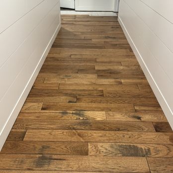 US LA Home Remodeling - Hallway top of stairs - General Contractors Near Me US LA Home Remodeling - Hallway top of stairs - General Contractors Near Me