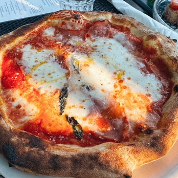 Pane Vino Pizzeria - Pizza Near Me - Oyama, British Columbia