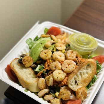 Oscar's Cafe - Grilled Shrimp Salad - Mexican Near Me - Springdale, Utah
