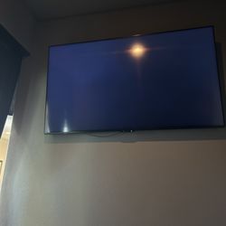 iKids Pediatric Dentistry Mansfield - Movie room is cool, but the movie is never playing.