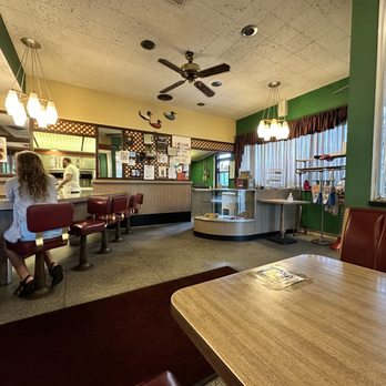 Chef-O-Nette Restaurant - Ambience - Diners Near Me - Columbus, Ohio Chef-O-Nette Restaurant - Ambience - Diners Near Me - Columbus, Ohio