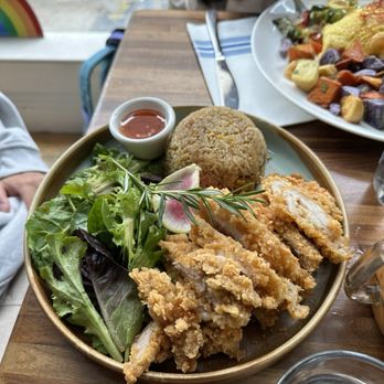 Lapisara Eatery - Chicken Waffle - Breakfast & Brunch Near Me - San Francisco, California