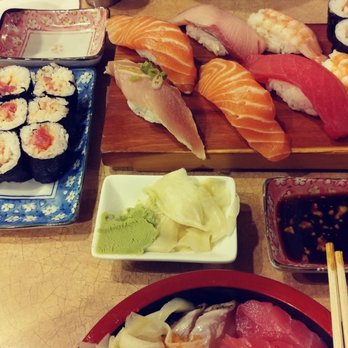 Musashi's - Spicy Tuna (left), unagi bowl (top), assorted nigiri (middle), Chirashi bowl (bottom). ~$50 before tip - Japanese Near Me - Bellevue, Washington Musashi's - Spicy Tuna (left), unagi bowl (top), assorted nigiri (middle), Chirashi bowl (bottom). ~$50 before tip - Japanese Near Me - Bellevue, Washington