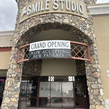 The Smile Studio - Outside - Cosmetic Dentists Near Me - Phoenix, Arizona