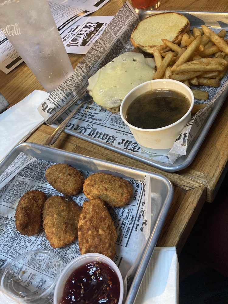 Townhouse Sports Grill