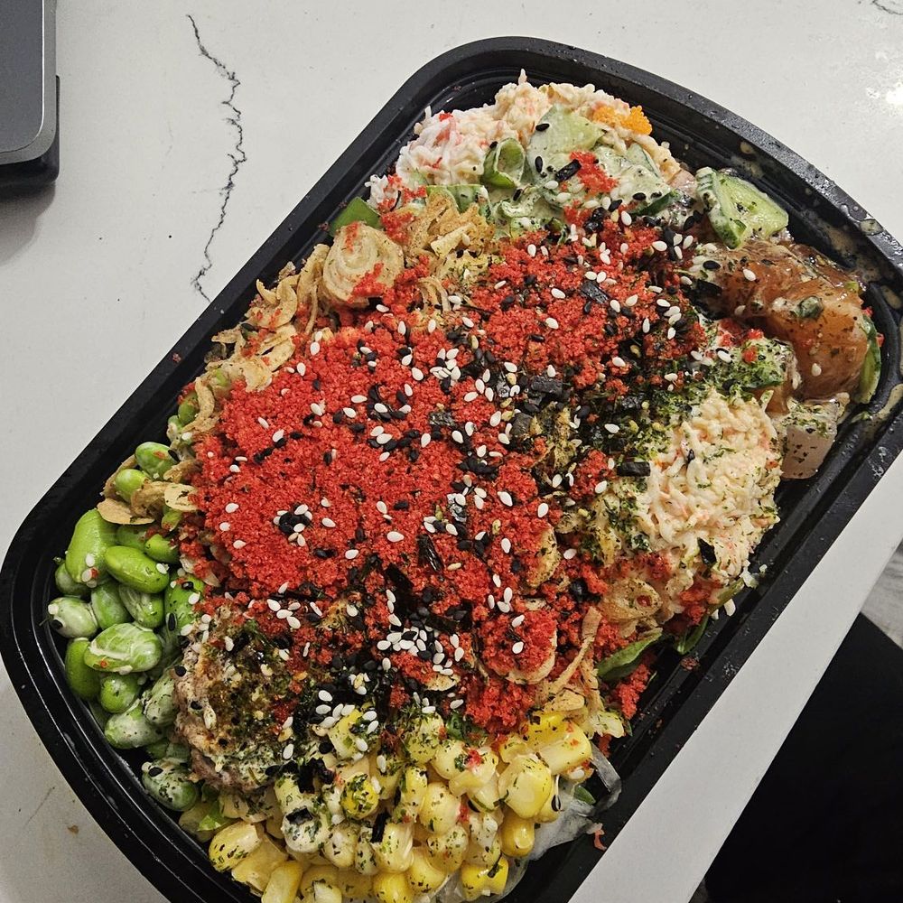 PokiTomik - Topping rice ratio way too much for the little amount of fish they give. - Poke Near Me - Valley Glen, California