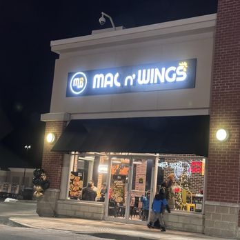 Mac N’ Wings -  the front of the store - Salad Near Me - Aurora, Ontario