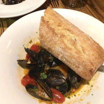 Bacari GDL - Bowl of mussels - Mediterranean Near Me - Glendale, California Bacari GDL - Bowl of mussels - Mediterranean Near Me - Glendale, California