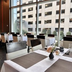 Tomo - Dining area