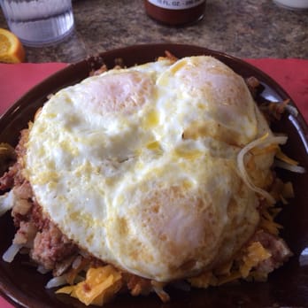 Roman Castle Restaurant - Hash Skillet - American Near Me - Mauston, Wisconsin Roman Castle Restaurant - Hash Skillet - American Near Me - Mauston, Wisconsin