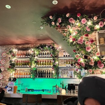 Klom Klorm - Interior decor - Thai Near Me - Brooklyn, New York
