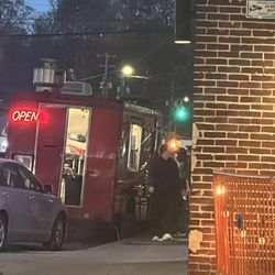 Travis Chicago Style - The food truck