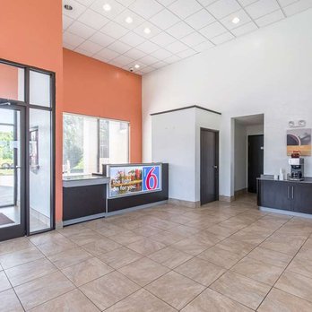 Motel 6 - lobby - Hotels Near Me - Kannapolis, North Carolina