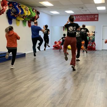 Lion's Pride Kung Fu - Beginning Kung Fu Class (all ages/family)/Position Switch Warm-Up - Chinese Martial Arts Near Me - Los Angeles, California Lion's Pride Kung Fu - Beginning Kung Fu Class (all ages/family)/Position Switch Warm-Up - Chinese Martial Arts Near Me - Los Angeles, California