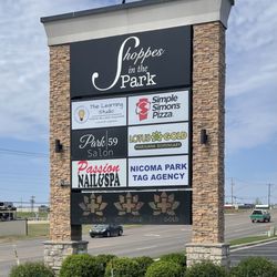 Shoppes In The Park - Road signage