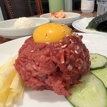 Pagoda Floating Restaurant - Yummy  raw beef - Hawaiian Near Me - Honolulu, Hawaii